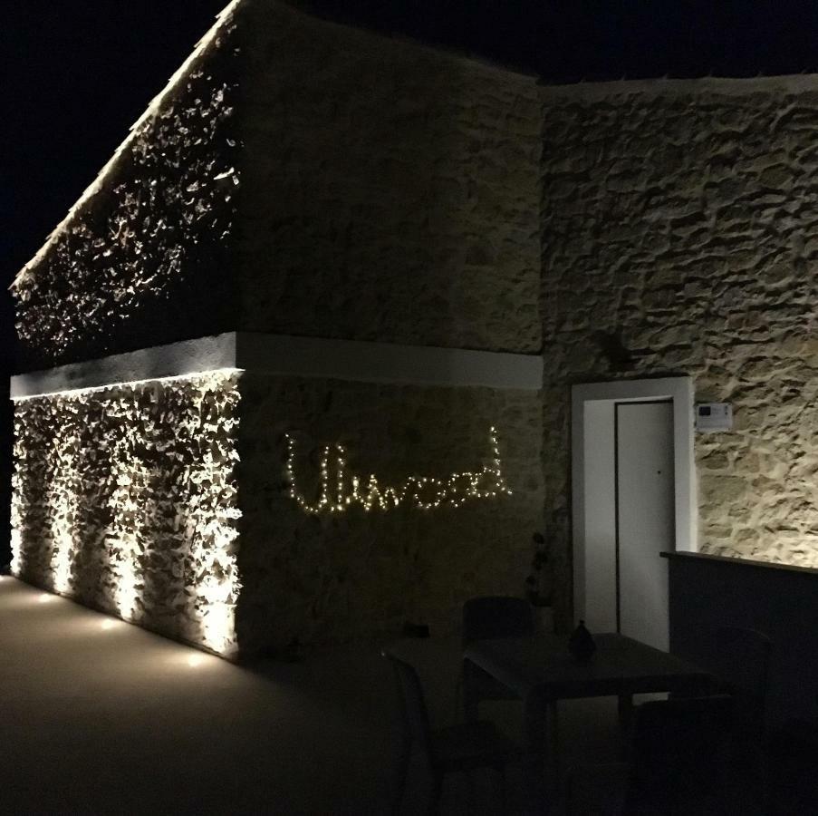 Uliwood Hotel Caltanissetta Ngoại thất bức ảnh
