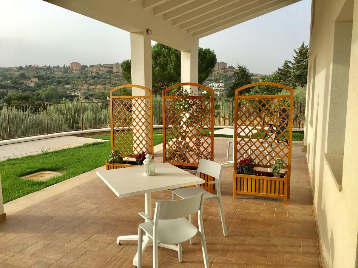 Uliwood Hotel Caltanissetta Ngoại thất bức ảnh