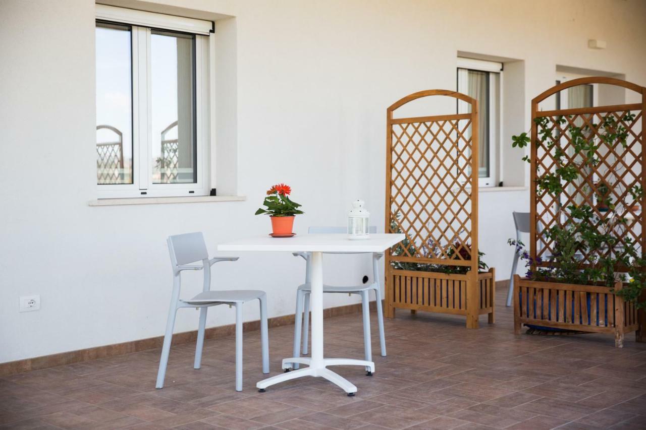 Uliwood Hotel Caltanissetta Ngoại thất bức ảnh